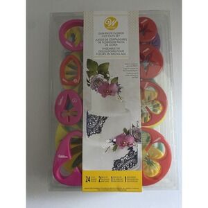 Wilton Gum Paste Flower Cut-Outs Set‎ 24-piece Set in Box, New!